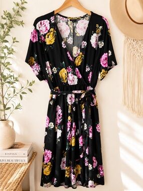Torrid Floral Stretch Faux Wrap Dress Womens Size 3X Flutter Sleeve Sash